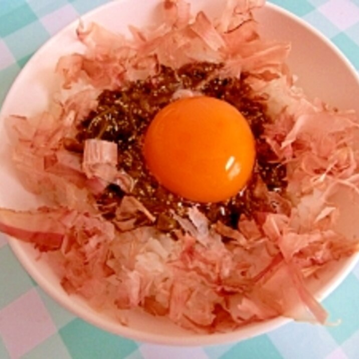 めかぶと卵黄のぶっかけ丼！